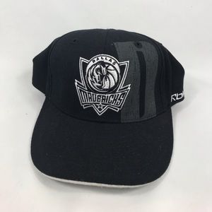 Dallas Mavericks Reebok black hat